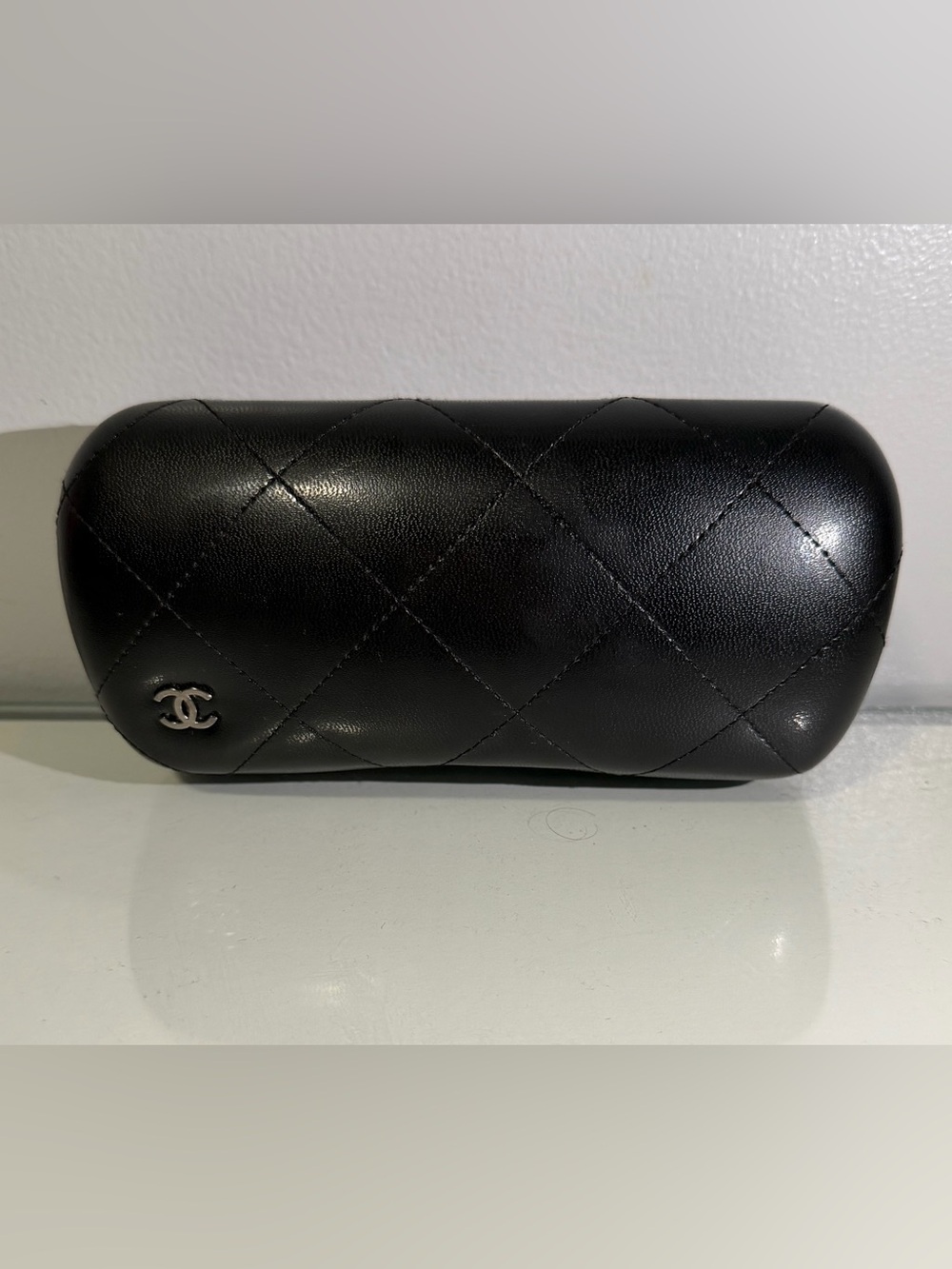 CASE CHANEL Black Quilted Leather Wallet with Silver CC